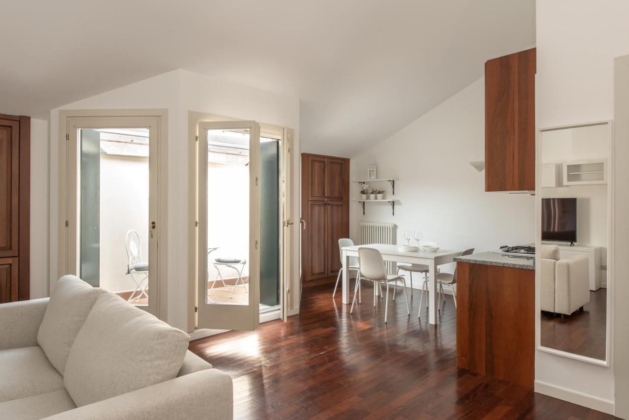 Le Mura Vecchie Lecco Bagian luar foto